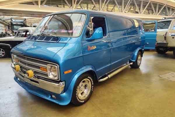 RE55---Unknown---Dodge-Street-Van